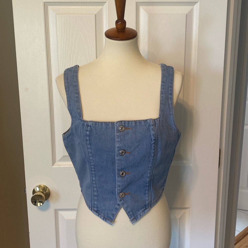 Denim button up crop top.